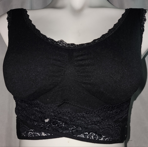 Other - BNWT Black Lace Trim, Soft Support Bralette with Removable Pads, OS Fits  Most